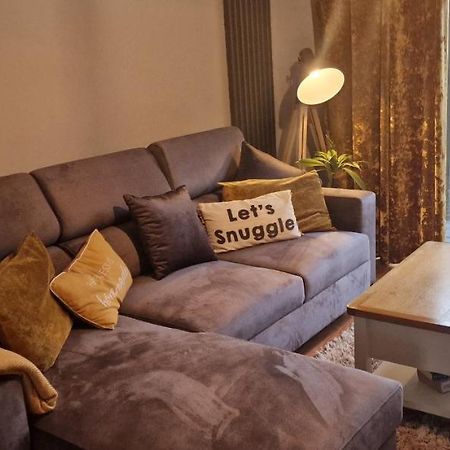 Country Style, 2 Bedroom House, Parking And Superb Location NWI Zewnętrze zdjęcie
